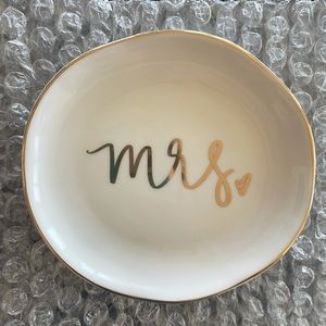 “Mrs.” ring dish